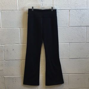 lululemon athletica Pants - Lululemon black groove pant sz 4 57451 lululemon athletica Pants - Lululemon black groove pant sz 4 57451